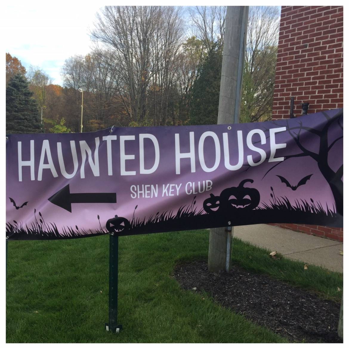 haunted-house-sign.jpg
